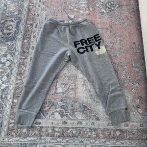 Free City 3/4 sweatpants
